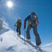 Care este diferența dintre o cizmă de skialp și o cizmă de schi?