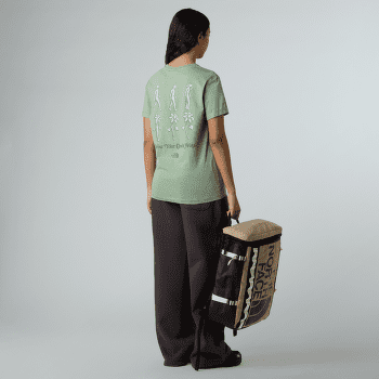 Tricou cu mânecă scurtă The North Face CONNECT RELAXED SS TEE-GRAPHIC Women WHITE DUNE