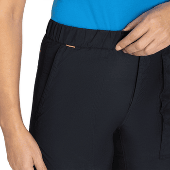 Pantaloni scurți Mammut Hiking Cargo Shorts Women black 0001