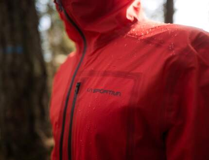 REVIEW: Testăm jacheta La Sportiva ETHEREAL PRO JACKET